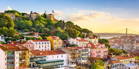 Portugal: Farbenfrohes Land mit endloser Küste