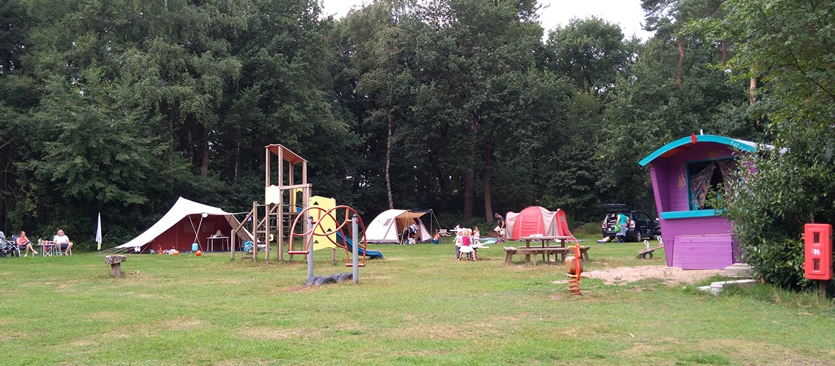 Camping mit Kindern in Holland ist dann perfekt, wenn Eltern sich auch mal entspannt zurücklehnen können.