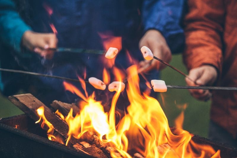 Lagerfeuer beim Camping