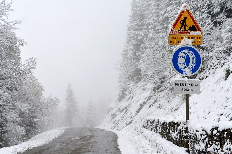 Auf Straßen wie diesen sind Winterreifen ausreichend.