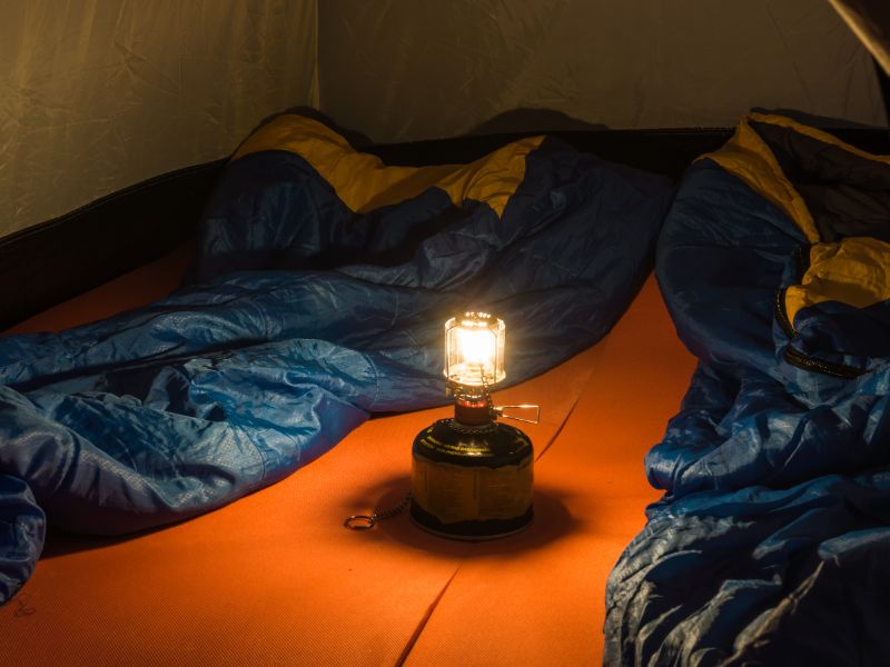Schlafsack im Zelt