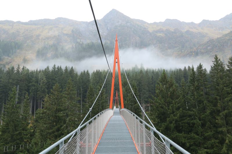 Hängebrücke Golden Gate Alpen