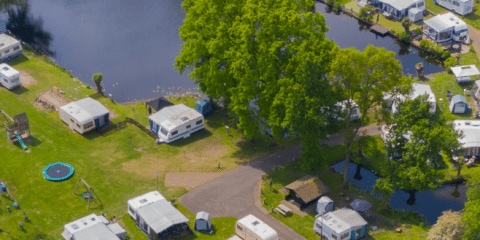So finden Sie freie Campingplätze in Europa
