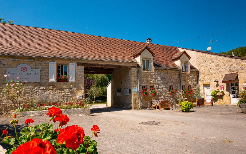 Le Moulin du Bel Air - einer der besten Campingplätze in Frankreich in der Kategorie Lage.