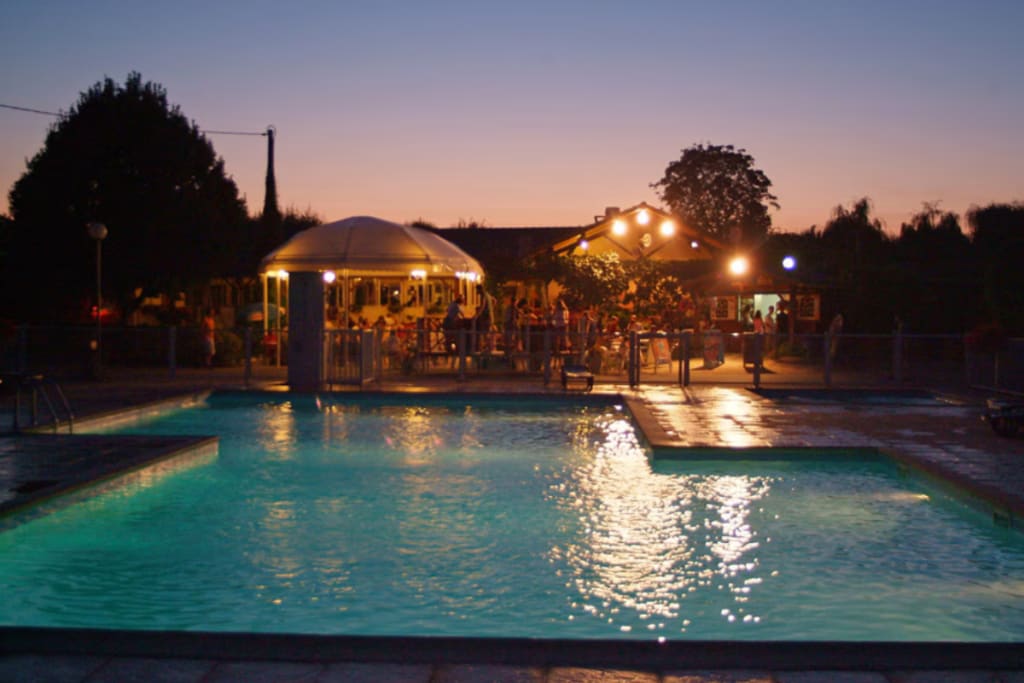 Schwimmbad Restaurant bestes Campingplatz-Restaurant Camping Le Coin Tranquille