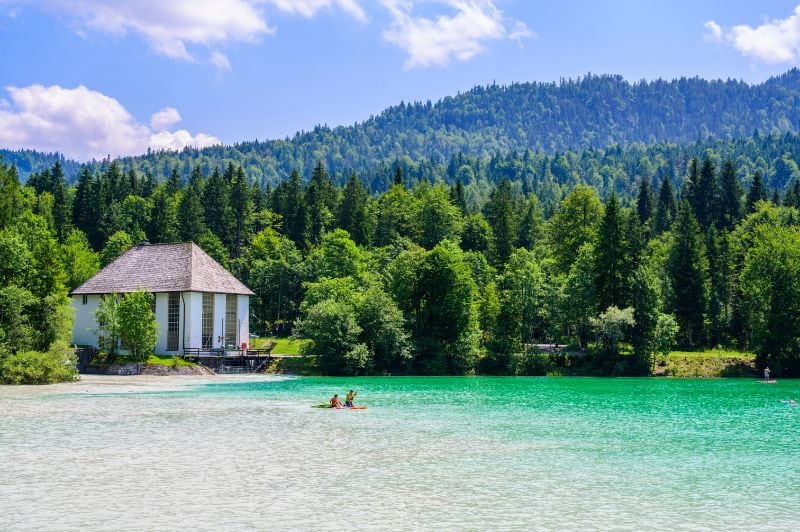 Die Bayerische Karibik - der Walchensee entführt Sie ganz weit weg und ist doch so nah.