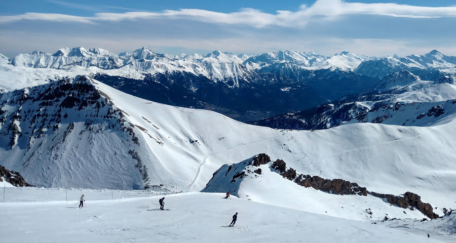 Blick auf die Skipisten von Serre Chevalier