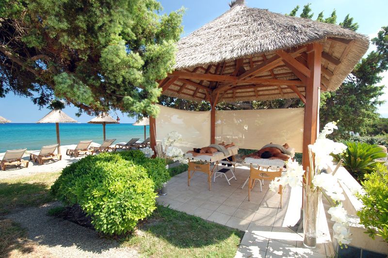 Wellness-Camping am Meer im Riva Bella Thalasso & Spa Resort – Sauna, Hamam und Meerwasserbecken auf Korsika, Frankreich
