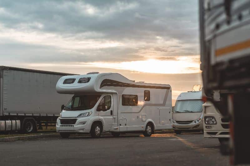Rastplatz statt Campingplatz: praktisch, aber selten entspannt.