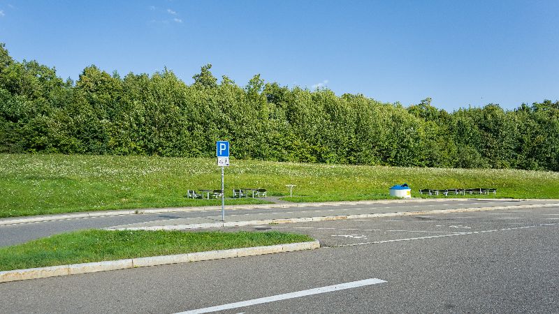 Eine kurze Pause im Grünen – manchmal braucht es nicht mehr, um den Kopf frei zu bekommen.