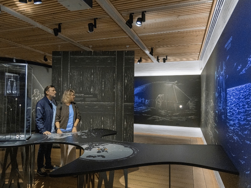 Im interaktiven Museum erfahren Herta und Frank mehr über die Wikingergeschichte