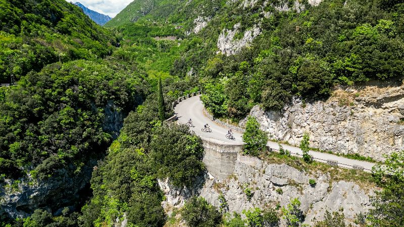 Radweg Sentiero del Ponale oberhalb des Gardasees.