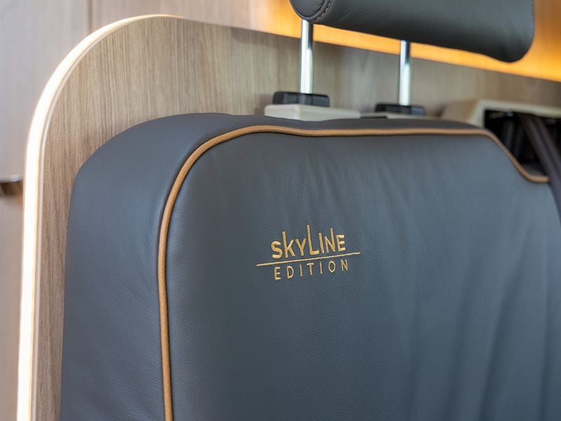 Detailaufnahme des Sitzes mit Beleuchtung